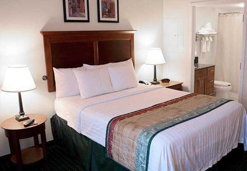 Towneplace Suites Suffolk Chesapeake Eksteriør billede